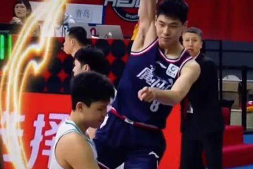 首次亮相便